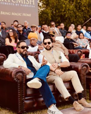 Aftab Shivdasani Instagram - Thank you @vishaalmathur291 for inviting me to witness my first ever Polo match at the prestigious MDM Polo Cup, Jodhpur. It was a wonderful watching this fascinating sport so closely. 
I also had the pleasure of meeting His Highness Gaj Singh ji of Marwar and learning about his love for the sport. 
It was also great watching His Highness Sawai Padmanabh Singh of Jaipur in action and learning about his passion for the sport apart from being a very down to earth person. It was a pleasure meeting you @pachojaipur and @gauravikumari . My best wishes. ✨🐎