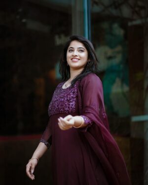 Aima Rosmy Sebastian Instagram - Elegance in every stitch: Presenting ‘Cranberry,’ a rich burgundy Salwar by Tazzels3. Unleash the beauty of deep hues.

@tazzels3 👗
@midhun.mohan_ 📸