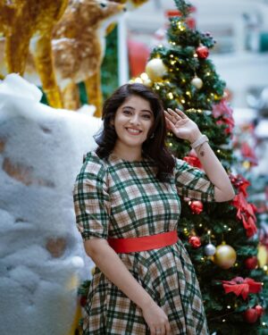 Aima Rosmy Sebastian Instagram - 🎄Simply having a wonderful Christmastime 🎄

Click by @midhun.mohan_ 📸

Attire @riti_boutique 👗