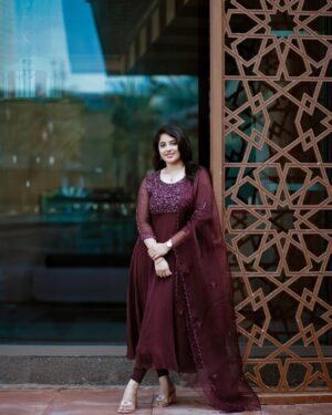 Aima Rosmy Sebastian Instagram - Elegance in every stitch: Presenting ‘Cranberry,’ a rich burgundy Salwar by Tazzels3. Unleash the beauty of deep hues. 

Attire @tazzels3 
Click @midhun.mohan_ 📸