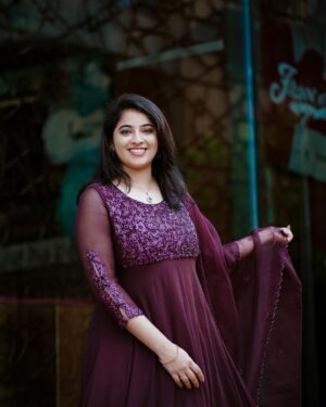 Aima Rosmy Sebastian Instagram - Elegance in every stitch: Presenting ‘Cranberry,’ a rich burgundy Salwar by Tazzels3. Unleash the beauty of deep hues.

@tazzels3 👗
@midhun.mohan_ 📸