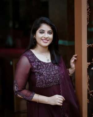 Aima Rosmy Sebastian Instagram - Elegance in every stitch: Presenting ‘Cranberry,’ a rich burgundy Salwar by Tazzels3. Unleash the beauty of deep hues.

@tazzels3 👗
@midhun.mohan_ 📸