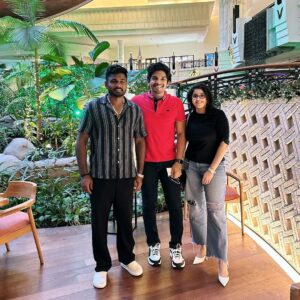 Aima Rosmy Sebastian Instagram - Man of the golden hour ⭐️🏏- rendezvous with the champ during his quick pitstop ✈️ ! Once again, congratulations dear brother ❤️ #star #centurion