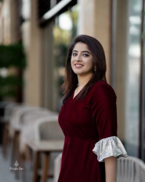 Aima Rosmy Sebastian Instagram - Its time to sparkle ✨ 

Jingles 🎄
Attire @amazebyashiyajesel 👗
Click @poshbe.ae 📸

#fashion #trend #christmas #christmasfashion #instadaily #instagram #instafashion