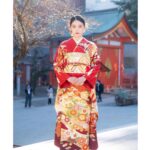 Akari Takaishi Instagram - 先日の晴れ着お披露目会の写真を頂きました この振り袖本当に華やかで綺麗、、 素敵に撮っていただき感謝です。 h&m @ayasumimoto