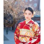 Akari Takaishi Instagram - 先日の晴れ着お披露目会の写真を頂きました この振り袖本当に華やかで綺麗、、 素敵に撮っていただき感謝です。 h&m @ayasumimoto