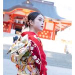 Akari Takaishi Instagram - 先日の晴れ着お披露目会の写真を頂きました この振り袖本当に華やかで綺麗、、 素敵に撮っていただき感謝です。 h&m @ayasumimoto