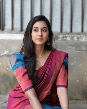 Akshaya hariharan Instagram - Just mylapore vibes ft @swarnasaris @sathyaphotography3