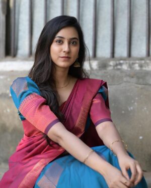 Akshaya hariharan Instagram - Just mylapore vibes ft @swarnasaris @sathyaphotography3