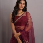 Akshaya hariharan Instagram - உன் பார்வையின் அர்த்தங்கள் எங்கு தான் தேடுவேன்