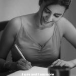 Akshaya hariharan Instagram - I don a gorgeous pair of Platinum Evara Blooms earrings to celebrate my journey from a white-collar professional to a full-time content creator. Watch my ‘Did it for myself’ story to know how I grew into the best version of myself. #PlatinumEvara #PlatinumJewellery #PT950 #VeryRareVeryYou @platinumevara