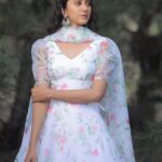Akshaya hariharan Instagram - 🌸 @yoshnasbyela @nandysmakeupbox @dhanush__photography