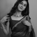Akshaya hariharan Instagram - உன் பார்வையின் அர்த்தங்கள் எங்கு தான் தேடுவேன்