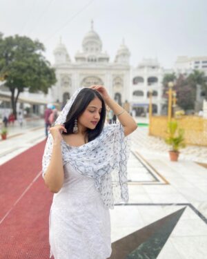 Akshita Mudgal Instagram - Blessed 🤍

#waheguruji #hazursahib #nanded #gurudwara #blessed 

Pc- @princekiduaa