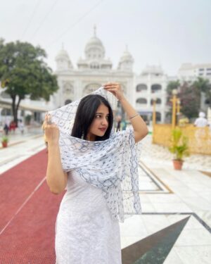 Akshita Mudgal Instagram - Blessed 🤍

#waheguruji #hazursahib #nanded #gurudwara #blessed 

Pc- @princekiduaa