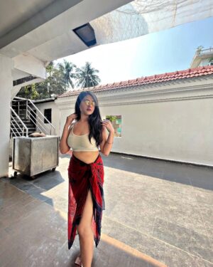 Akshita Mudgal Instagram - Grow through what you go through.🧚‍♀️

#picoftheday #post #postoftheday #sunnyday