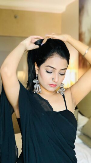 Akshita Mudgal Instagram - 🖤