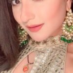 Akshita Mudgal Instagram - Baaki Jahaan Hai Begana☘️