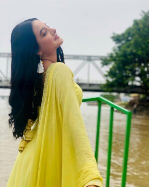 Akshita Mudgal Instagram - The sunshine state of mind💛🌻

📸- @kunal_vinayak_kadam