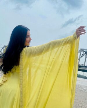 Akshita Mudgal Instagram - The sunshine state of mind💛🌻

📸- @kunal_vinayak_kadam