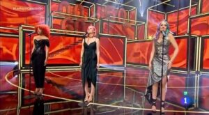 Alba Reig Instagram - Mis niñas @soniasweetc  y @tamysweetc qué bonito sentiros así. 
Fue un lujazo poder versionar a las más grandes @azucarmoreno_ 
#soloseviveunavez