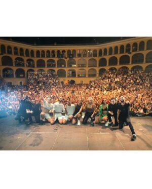 Alba Reig Instagram - Tarazona y Santa Coloma de Gramanet lo he pasado en grande este finde! 
Gracias por vuestra energía y por recordarnos que seguís ahí 💜 📸 @sientovertigo @_aa98_ gracias!