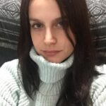 Alejandra Araya Instagram - Entre lanas, resfríos y juventud! Buena semana para todos! 👣🌎