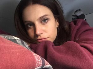 Alejandra Araya Instagram - Esperando noche... 🐙