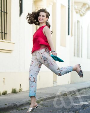 Alejandra Araya Instagram - Una de las tantas fotos que hicimos con mega.cl. En el perfil pueden ver el link de toda la sesion. 
Gracias a:
Fotografía: Matías Rojas @elhorus
Periodista: Bárbara Figueroa @babifigueroa
Producción: Geraldine Uribe 
Maquillaje: Carolina Aguirre
Peluqueria: Pablo Zamorano
@pablozamoranoruiz
Producción de Moda: Maximiliano Gallegos @maxgallegos2015
Asistente Vestuario: Danahe Valdebenito
Director de fotografía Backstage: César Olate @cesarxtcr