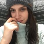 Alejandra Araya Instagram - Entre lanas, resfríos y juventud! Buena semana para todos! 👣🌎