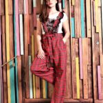 Alejandra Araya Instagram - Otra mas de la Diseñadora Nacional @lolosilvamiranda y su tienda @lolosilvatienda Enterizo: Odette Top: Armina Make up: @looksbymariana Ph: @golokaphotography Locación: @bautistarestaurant