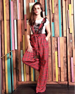 Alejandra Araya Instagram - Otra mas de la Diseñadora Nacional @lolosilvamiranda y su tienda @lolosilvatienda 
Enterizo: Odette
Top: Armina
Make up: @looksbymariana 
Ph: @golokaphotography 
Locación: @bautistarestaurant