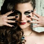 Alejandra Araya Instagram - Sesion de fotos para el lanzamiento de la pagina web de nuestro querido @ruben_aravena (Maquillador de Mega y mas!). Vea sus trabajos en www.rubenaravena.com Y aqui TODOS los que participaron en este gran proyecto. Gracias!!!! Fotografo: @jethromather Dirección de arte: @alexanderazukar Maquillaje: @ruben_aravena y @michocervera Peluquería: @ximeemunoz y @felcarrera Asistente peluquería: @patyherediapelo Vestuario: @jlobossuarez Asistente vestuario: @_jackymis Uñas: @pia__makeup Producción: Rubén Aravena y @fernandacarreraseguel Asistente producción: @alexlizanaa Catering: @dominiq_maleville Locación: Astilleros de Yungay Agradecimientos a Twenty Eight Leather @twentyeight.leather @toruandnaoko @claudio_paredes @cristalstore_cl Putos Tacos MalditoNombre @danielsbakery @sushi_humo @latablarustica @galeriamackenna