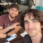 Alejandro Saab Instagram - Cyno and Tighnari’s VA met IRL AGAIN @zacharygordon #cyno #tighnari #cynari #genshin #genshinimpact #voice #voiceactor