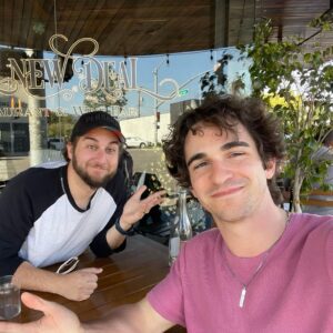 Alejandro Saab Instagram - Cyno and Tighnari voice actors finally meet! 

#cyno #tighnari #voiceactors #genshinimpact #genshin