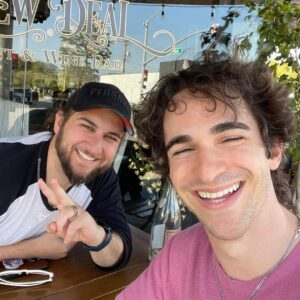 Alejandro Saab Instagram - Cyno and Tighnari voice actors finally meet! 

#cyno #tighnari #voiceactors #genshinimpact #genshin