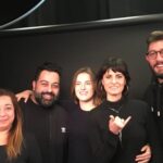 Alessandra Maestrini Instagram - ACHEI!!!🤣💦 Na verdade, foi o google photos que me enviou do nada rsrs Mas eu adorei😂 Sempre conto essa história em sessōes fotográficas, pra já deixar a equipe ligada com o que estamos lidando: minha cutis espírita! 😹 Divirtam-se! E arrasta para o lado para ver o milagre final... PS: alguém sabe quem era o fotógrafo, pra eu poder creditar?