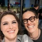 Alessandra Maestrini Instagram – E fechamos com chave de ouro! Quanta gente incrível na platéia!

Obrigada @kafkabonecaviajante por nos proporcionar tantos encontros sublimes! 💞