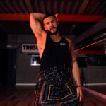 Alex Bullon Instagram - #CLAVAITO 🔪🥀 @chanelterrero @abrahammateo #alexbullonchoreography @alexbullon23 #alexbullon 🎥 @davidgalinndo 📍 @tribuurbanacenter #chanel #chanelterrero #abrahammateo #clavaitochallenge #dance #dancevideo #danceclass #commercialdance #latindance #latino #dancers #dancersofinstagram #igdancers #igdaily #dancechallenge #danceon #danceworld #worldofdance