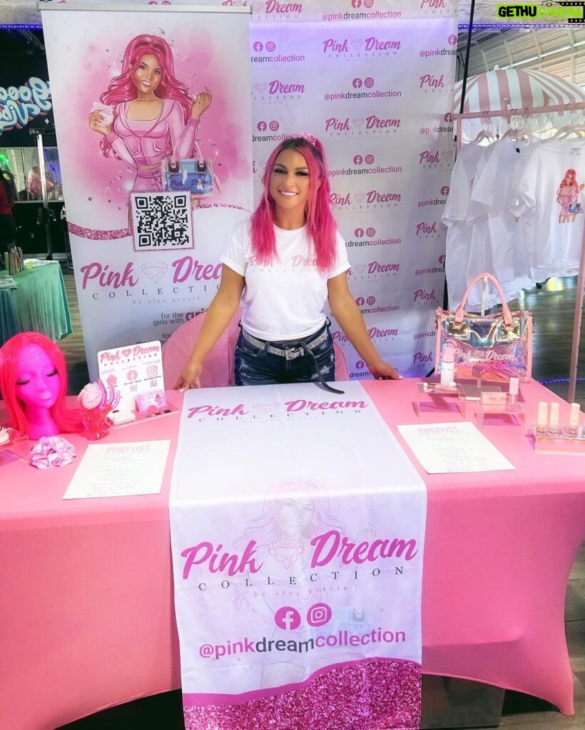 Alex Gracia Instagram - Second @pinkdreamcollection pop-up today! Starting small and dreaming big✨