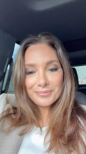 Alex Meneses Instagram - Sitting and testing.
#testing #tuesday