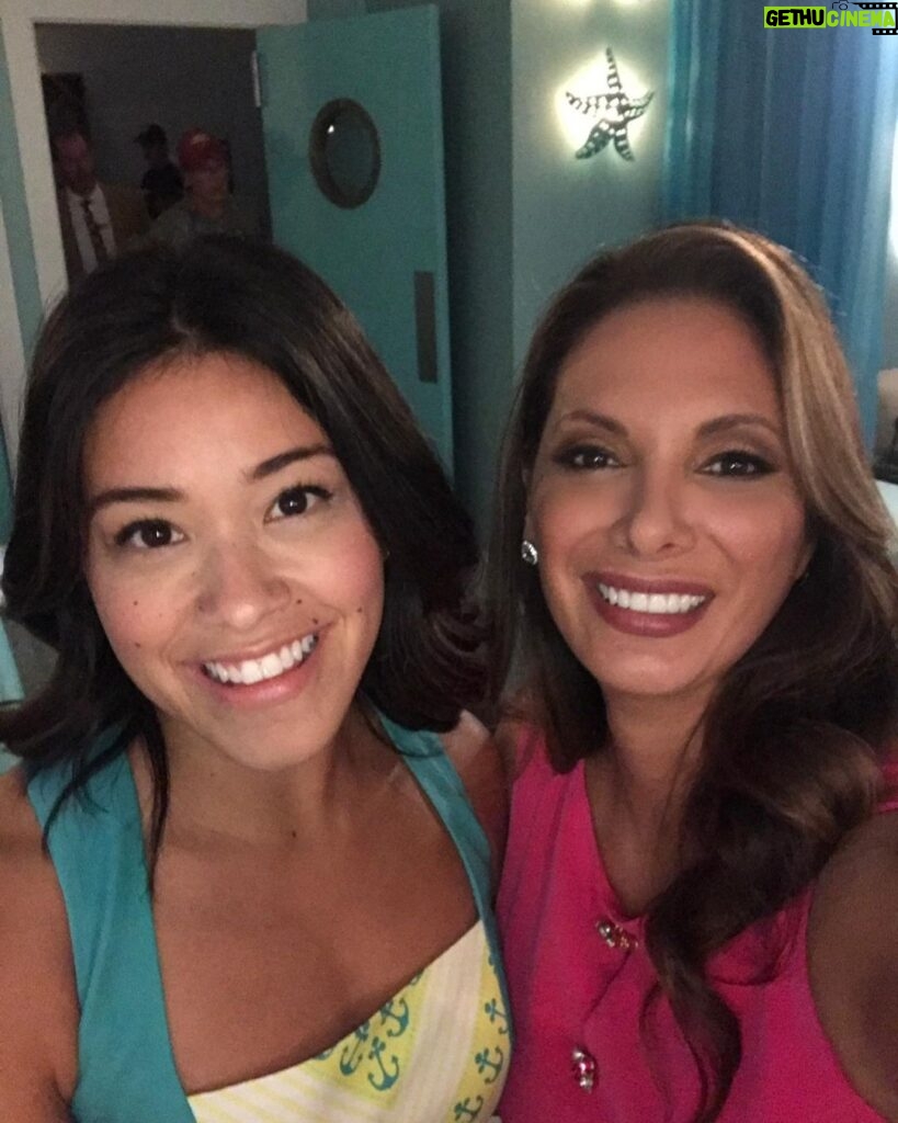 Alex Meneses Instagram - Thank you @hollywoodreporter for spotlighting @cwjanethevirgin as one of your Top 50 Picks of the Best TV Shows of the 21st Century. Recurring on Jane the Virgin was an absolute delight. Working with these powerhouse Latinas soothed my soul, from the amazing writing and professionalism to the goofing around and doing planks whenever possible (Gina did 3 minutes),it was a blast. And Jennie Snyder Urman is the best Showrunner of all time.💗#janethevirgin @cwjanethevirgin @hollywoodreporter #ginarodriguez @andreanavedo @justinbaldoni @yaelgrobglas @ivonnecollofficial @jaimecamil #monday #motivation #hispanicheritagemonth #latinxheritagemonth #latina Los Angeles, California
