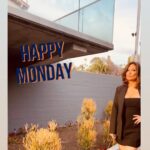 Alex Meneses Instagram - DANCING INTO MONDAY LIKE… #happy #monday #mondaymotivation #happyjuneteenth