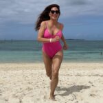 Alex Meneses Instagram – Seriously.  I am sooooo ready for this.
#letsgo #powdery #beaches #fun #in #the #sun #happy #friday The Beach