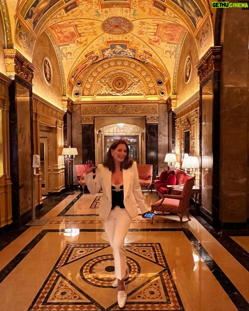 Alex Meneses Instagram - Can you believe this gorgeous ceiling was covered in white plaster for 40 years? This is the lobby at the Sherry Netherland Hotel. Built in the 1920’s, the Sherry’s owners commissioned artist Joseph Aruta to paint the ceiling basing it on Raphael’s frescoes in the Vatican in Rome. Water damage had forced the Hotel to plaster over this ceiling and it stayed plastered for 40 years. The ceiling was accidentally rediscovered by maintenance workers and here it is. Back to its original splendor. #beautiful New York, New York