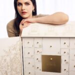 Alexandra Daddario Instagram - I’m so excited to start this holiday season with Dior’s Trunk of Dreams! It’s gorgeous and my family and I have so much fun opening the best advent calendar you can find. The holidays are hereee! 🎁 😁 @dior @diorbeauty @diorbeautylovers #diorholiday #dreamindior