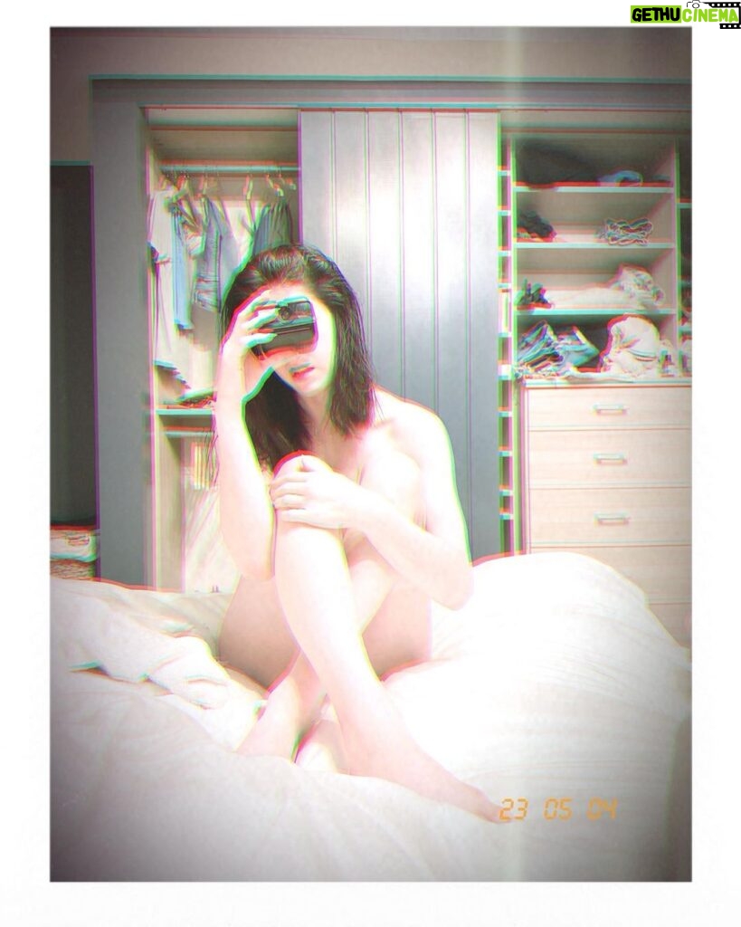 Alexandra Daddario Instagram - 🏔️