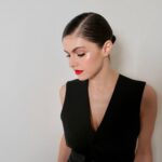 Alexandra Daddario Instagram - DIOR suit of my dreams 😴😘 @bobbyeliot @lotstar #DareinGrisDior #DareLaCollectionPrivee @Dior @DiorBeauty