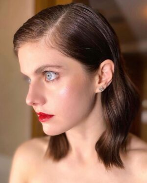 Alexandra Daddario Instagram - . . .
@britishvogue 🎉