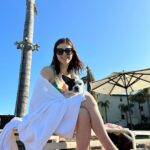Alexandra Daddario Instagram - 🏖️☀️